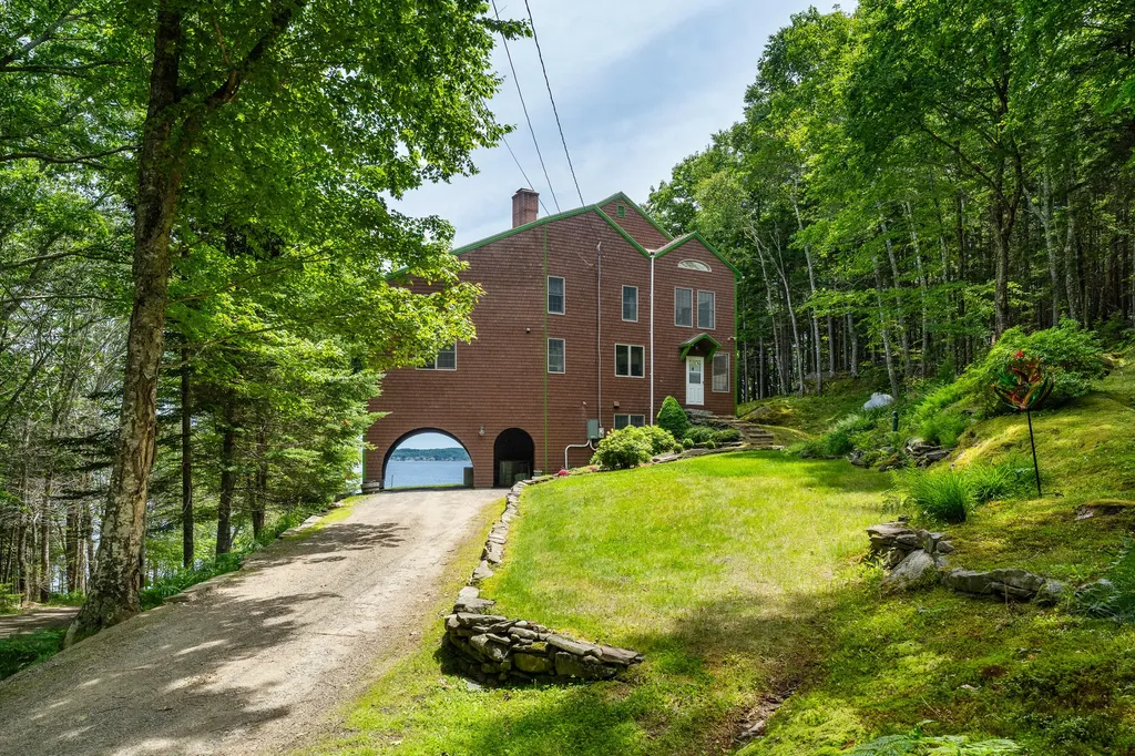 35 Kings Cove Road South Bristol ME 04568