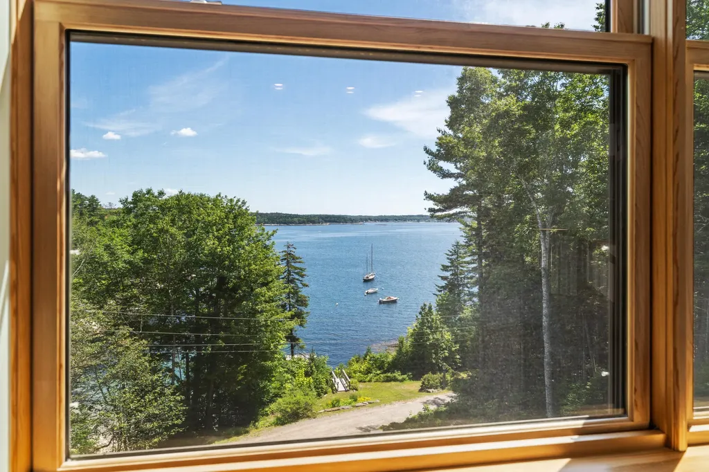 35 Kings Cove Road South Bristol ME 04568