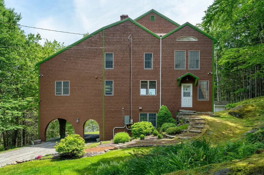 35 Kings Cove Road South Bristol ME 04568