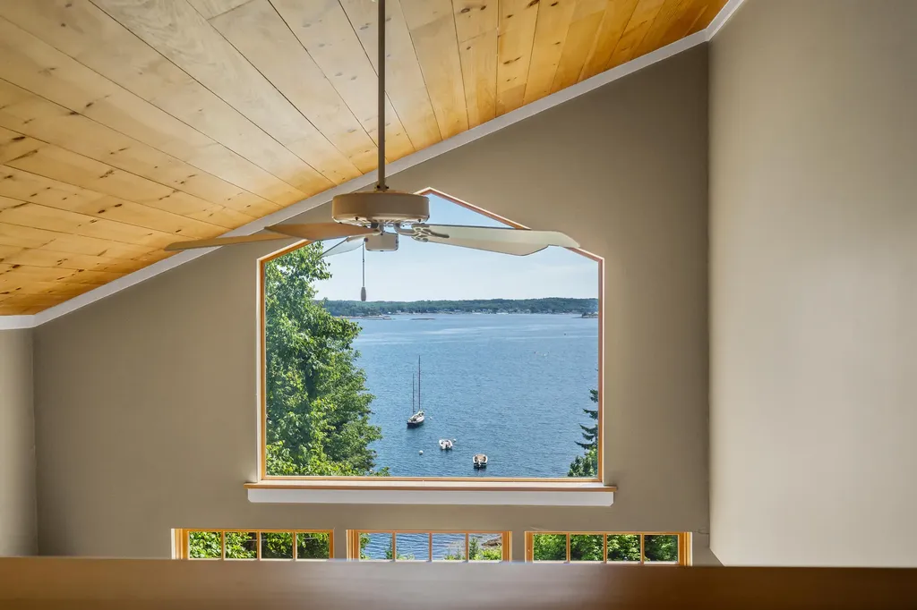35 Kings Cove Road South Bristol ME 04568