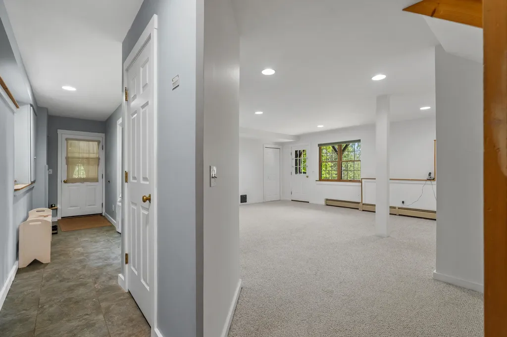 35 Kings Cove Road South Bristol ME 04568
