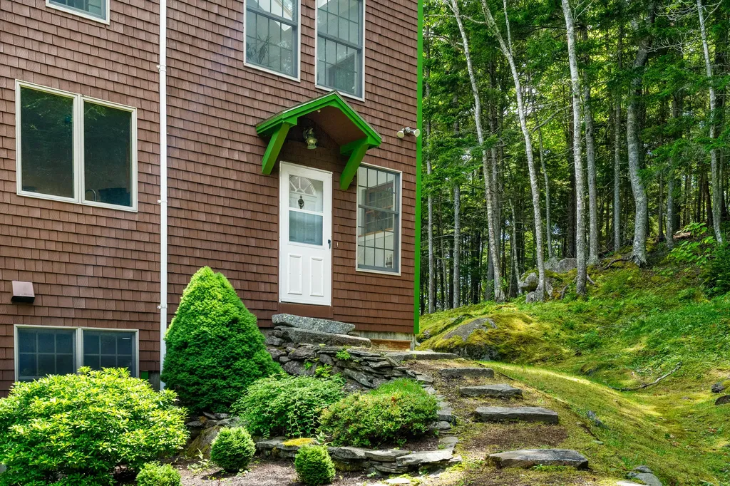 35 Kings Cove Road South Bristol ME 04568