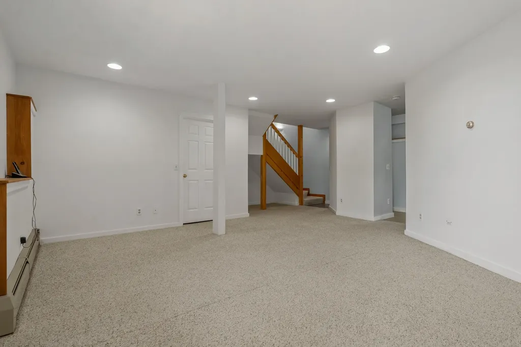 35 Kings Cove Road South Bristol ME 04568