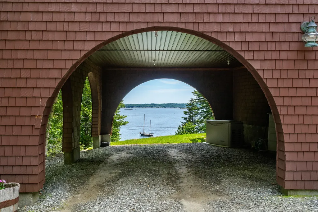 35 Kings Cove Road South Bristol ME 04568