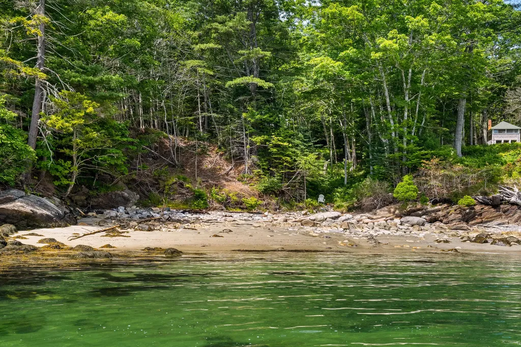 35 Kings Cove Road South Bristol ME 04568