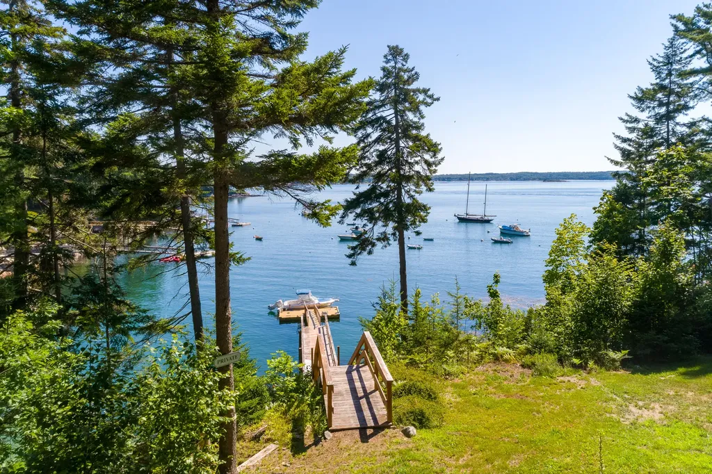 35 Kings Cove Road South Bristol ME 04568