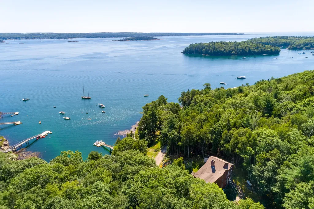 35 Kings Cove Road South Bristol ME 04568