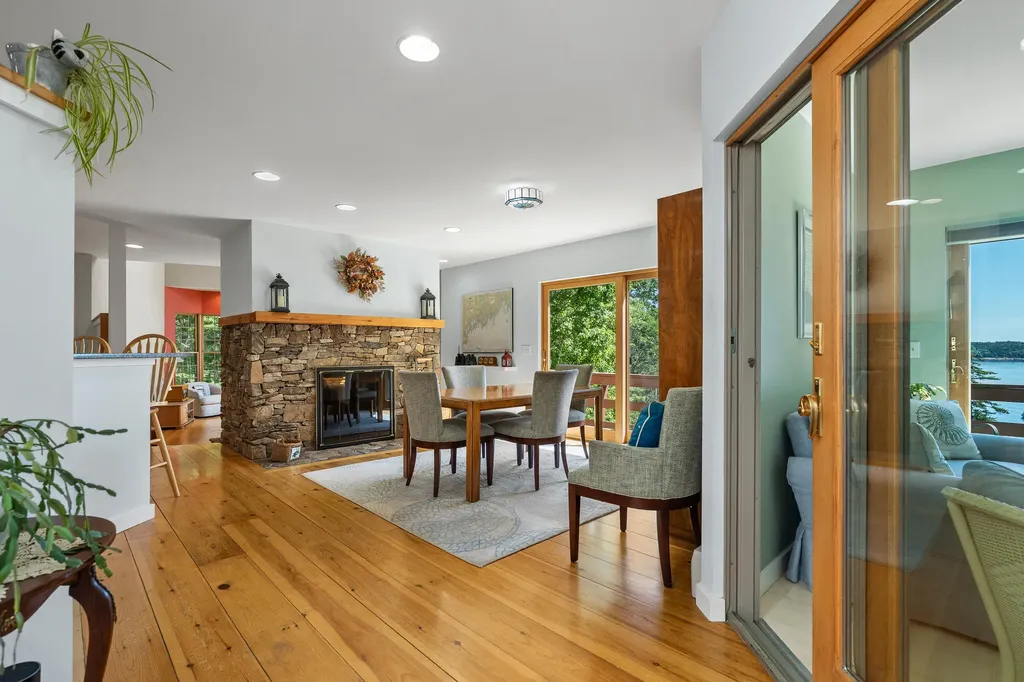 35 Kings Cove Road South Bristol ME 04568