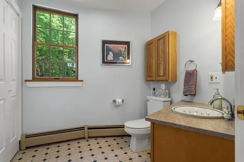 35 Kings Cove Road South Bristol ME 04568