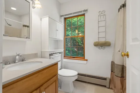 35 Kings Cove Road South Bristol ME 04568