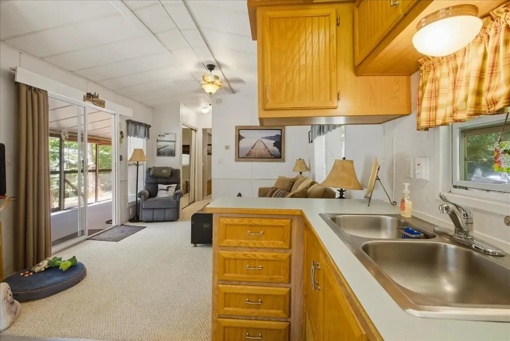13 Riviera Road Naples ME 04055