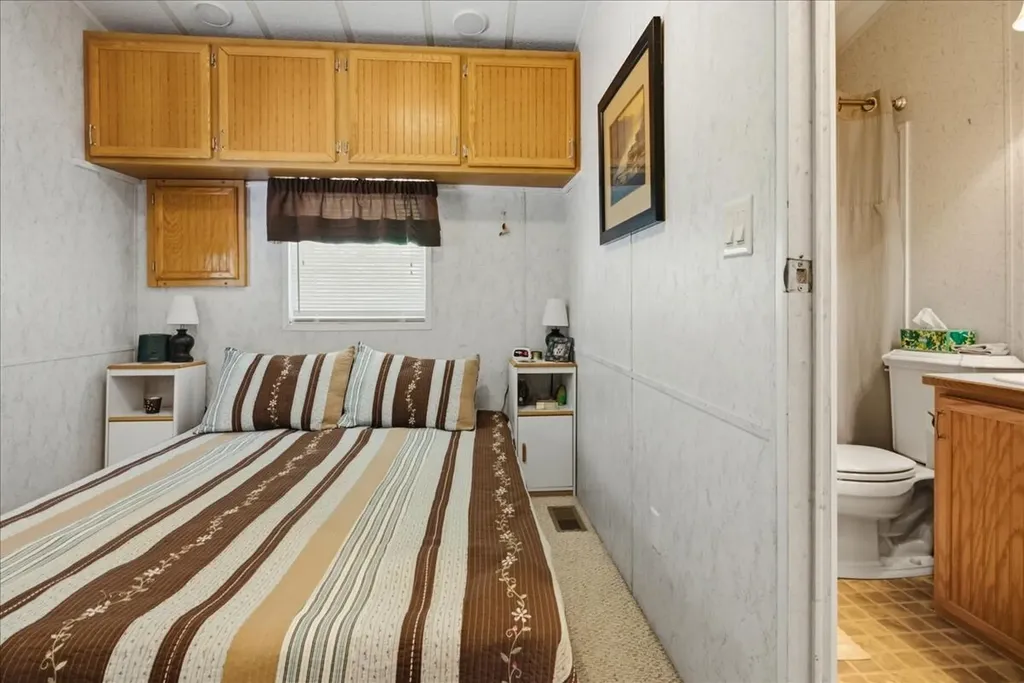 13 Riviera Road Naples ME 04055