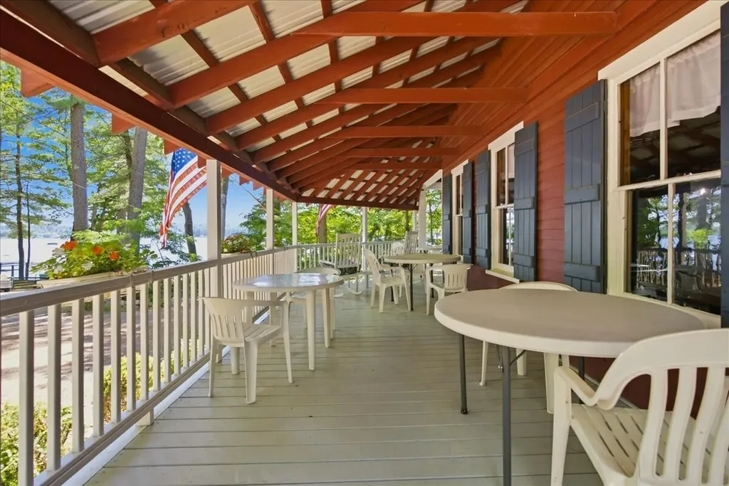 13 Riviera Road Naples ME 04055