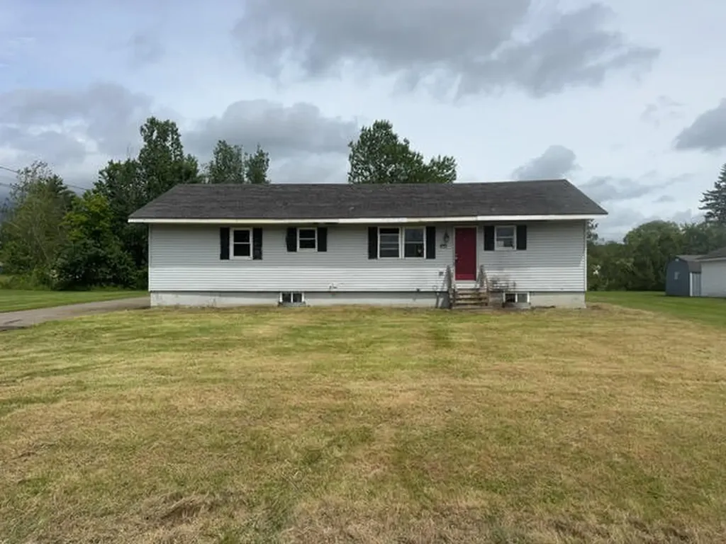 324 Stinson Street Pittsfield ME 04967