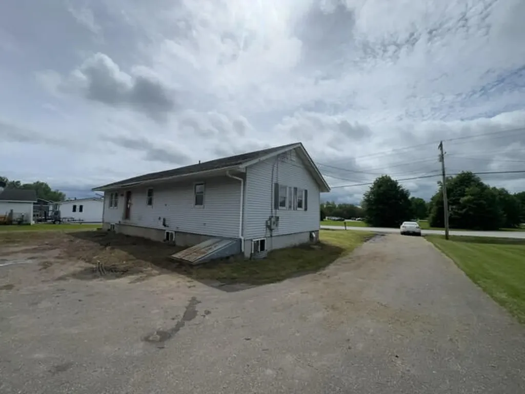324 Stinson Street Pittsfield ME 04967