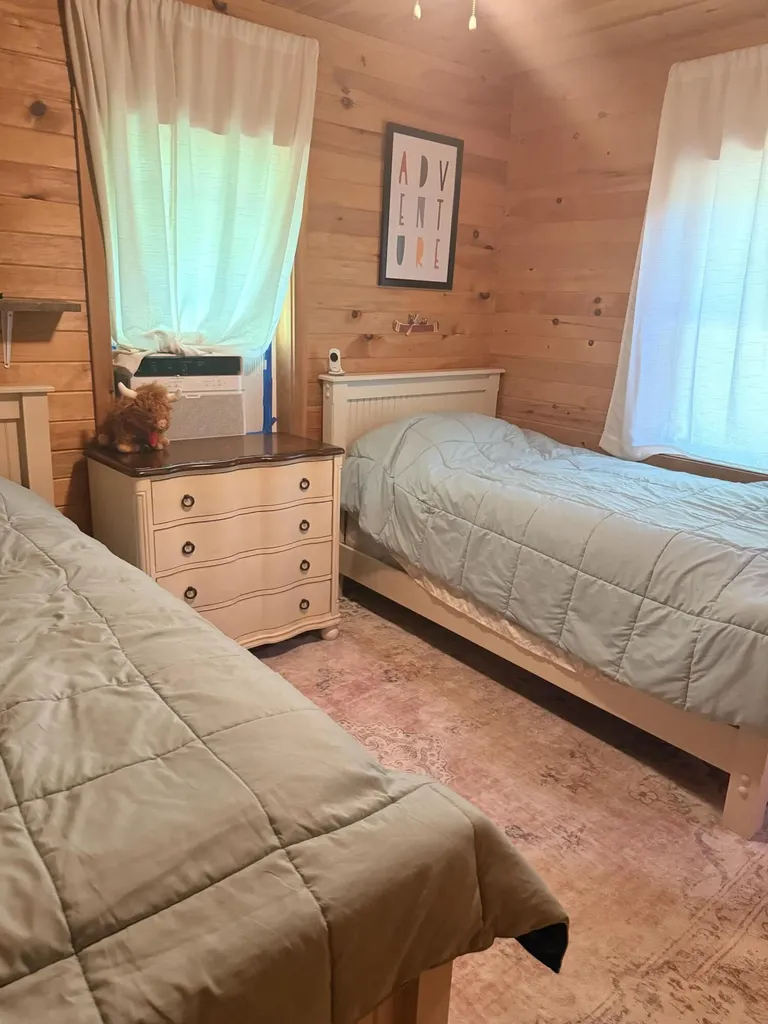 5 Moores Road Burlington ME 04417