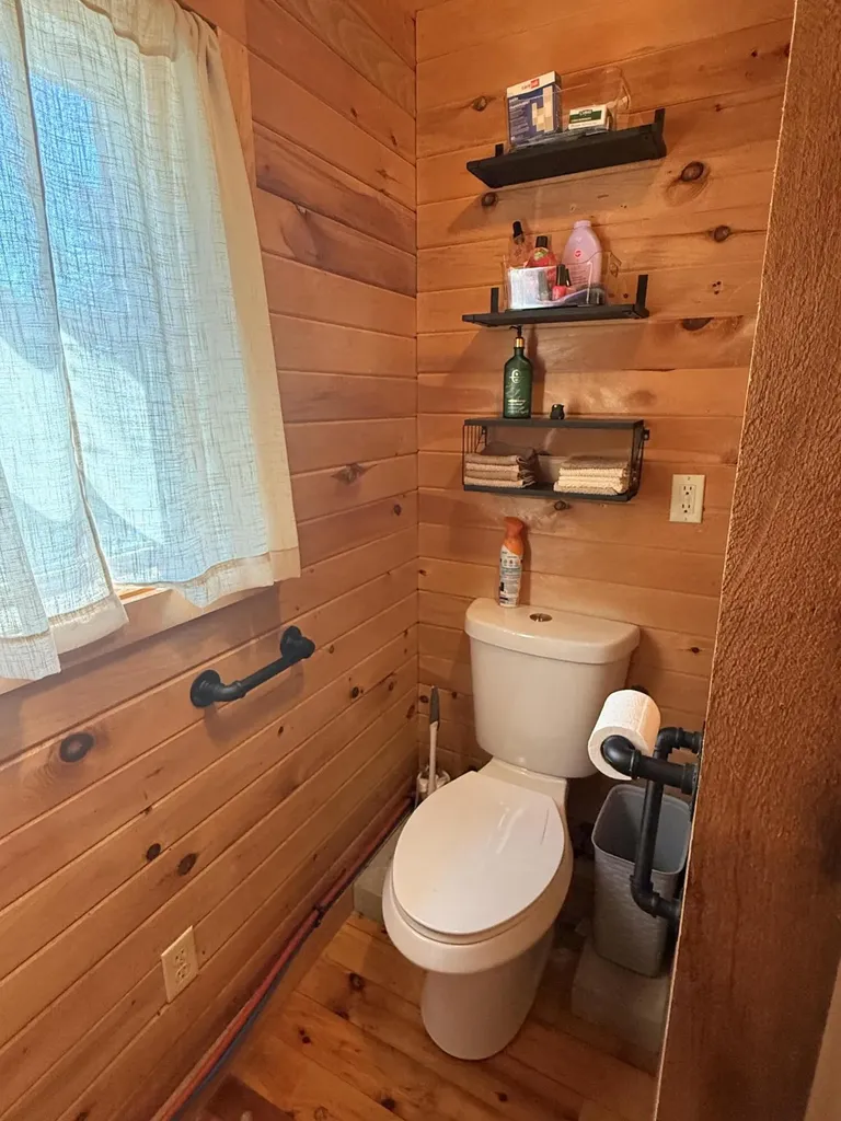 5 Moores Road Burlington ME 04417