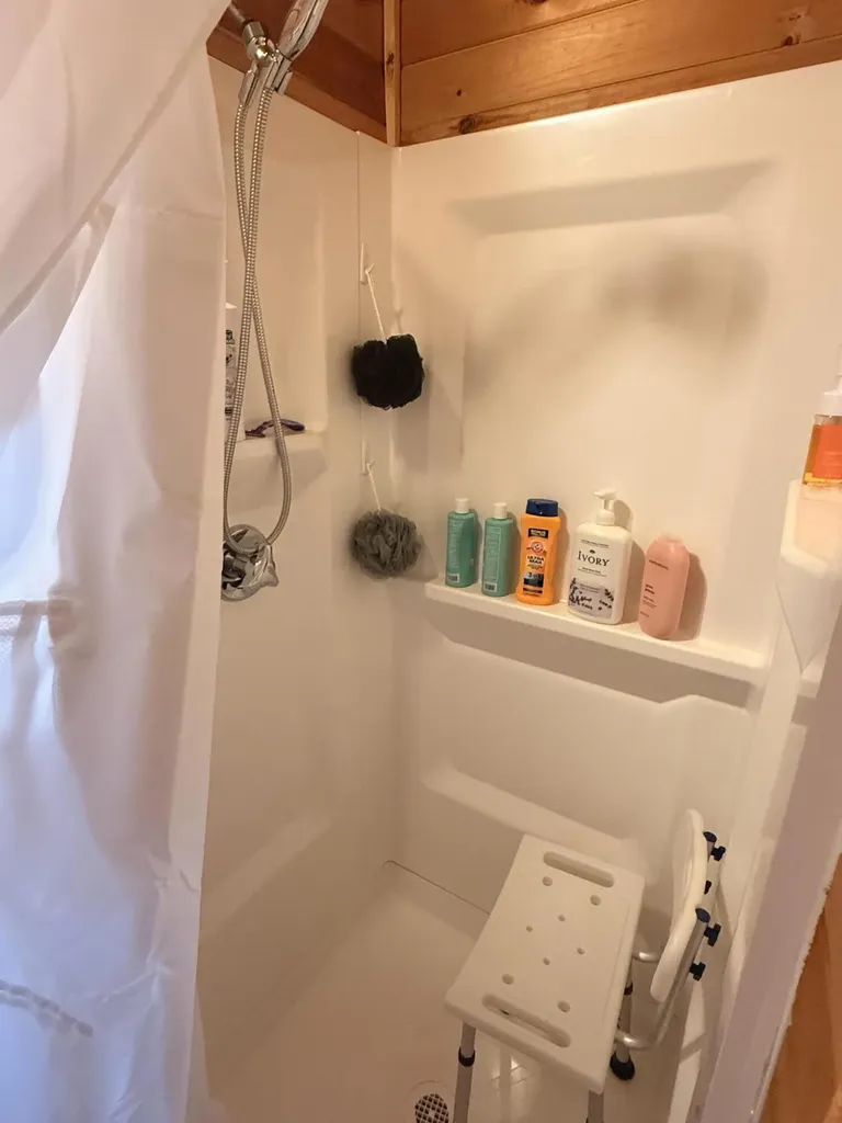 5 Moores Road Burlington ME 04417