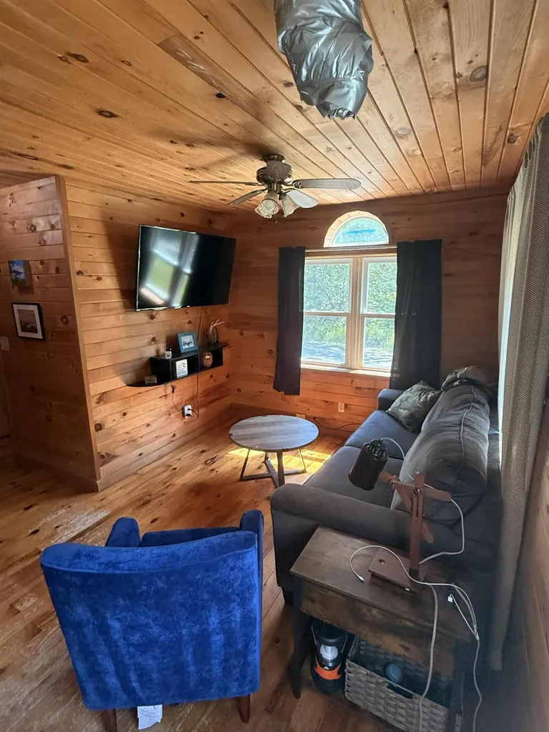 5 Moores Road Burlington ME 04417