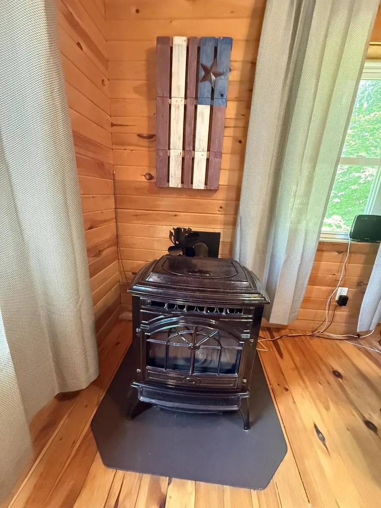 5 Moores Road Burlington ME 04417