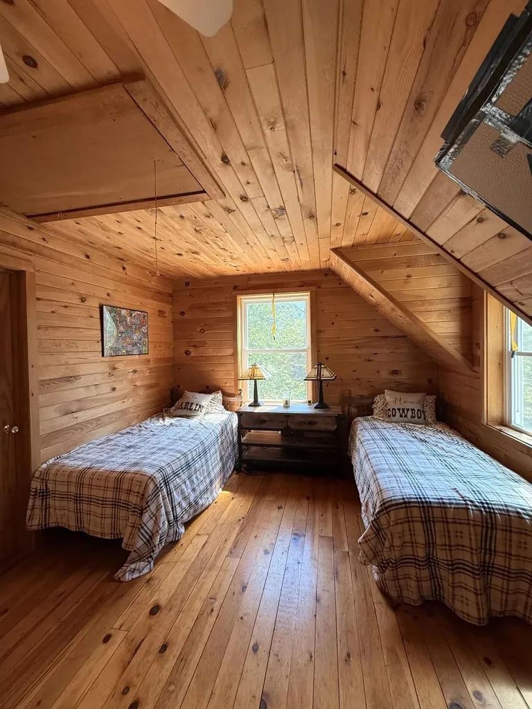 5 Moores Road Burlington ME 04417