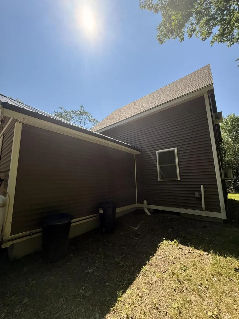 5 Moores Road Burlington ME 04417