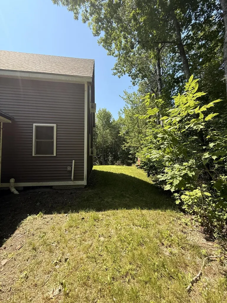5 Moores Road Burlington ME 04417