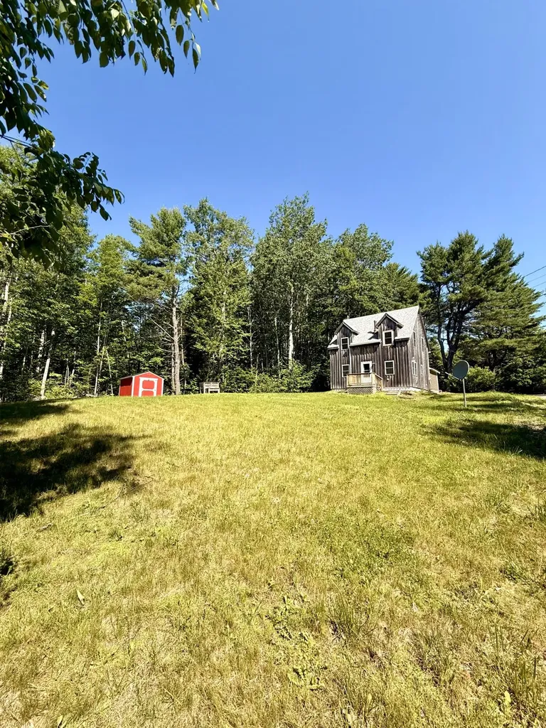 5 Moores Road Burlington ME 04417