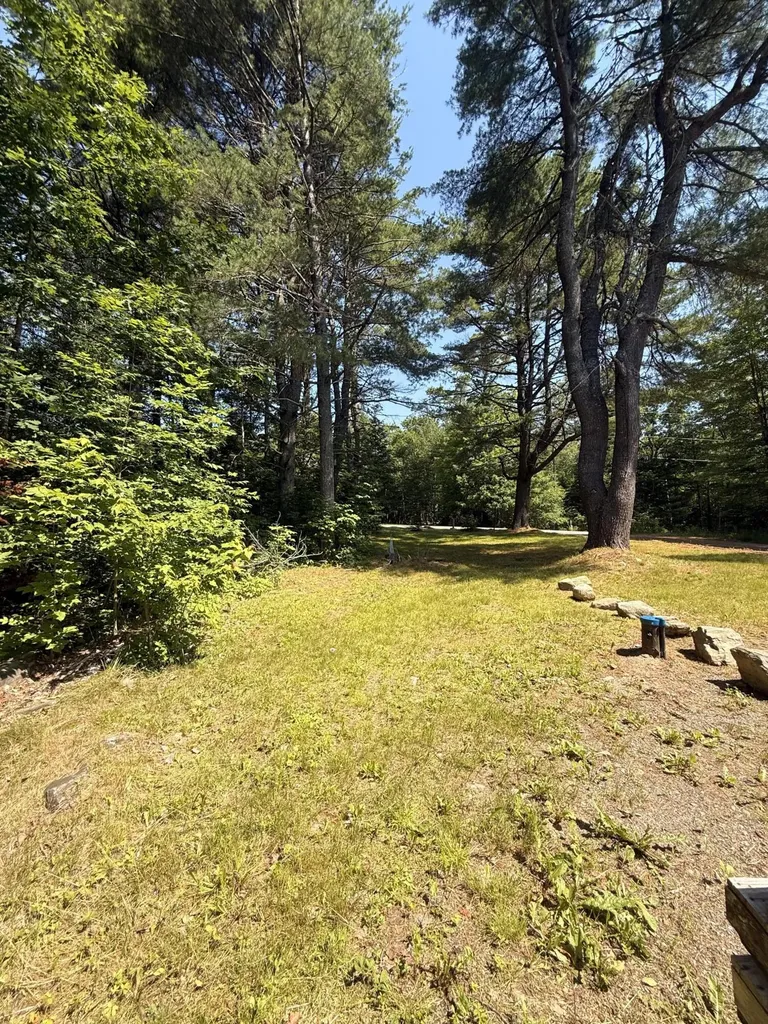5 Moores Road Burlington ME 04417