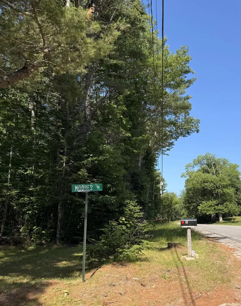 5 Moores Road Burlington ME 04417