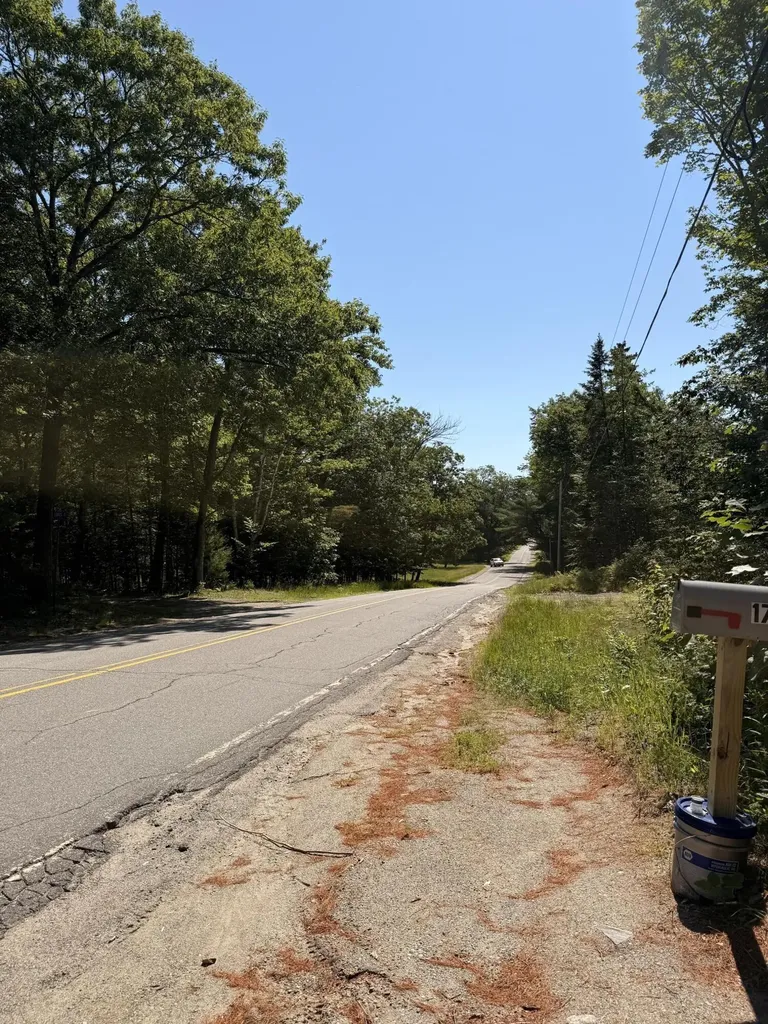 5 Moores Road Burlington ME 04417
