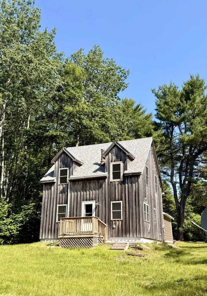 5 Moores Road Burlington ME 04417