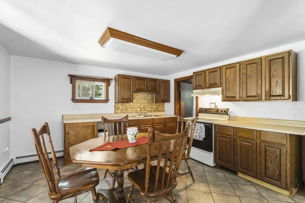 20 North Road Clifton ME 04428