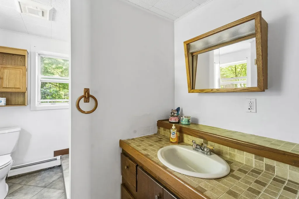 20 North Road Clifton ME 04428