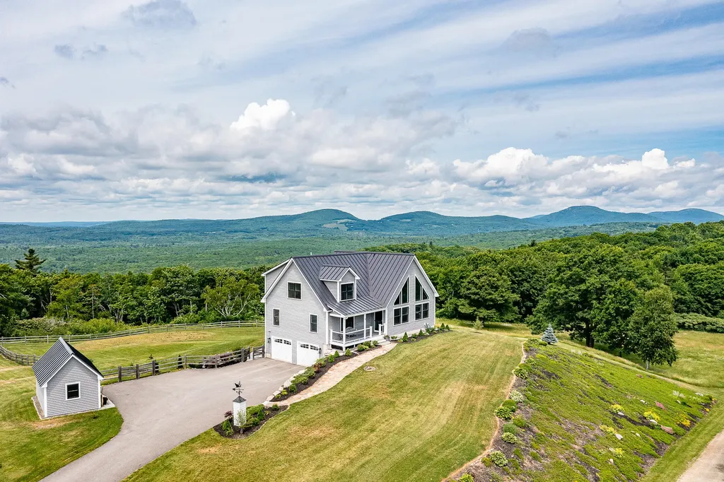 6 Clayton Lane Rockland ME 04841