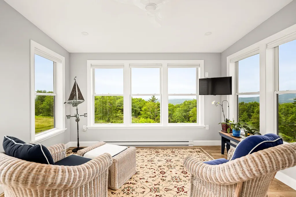 6 Clayton Lane Rockland ME 04841