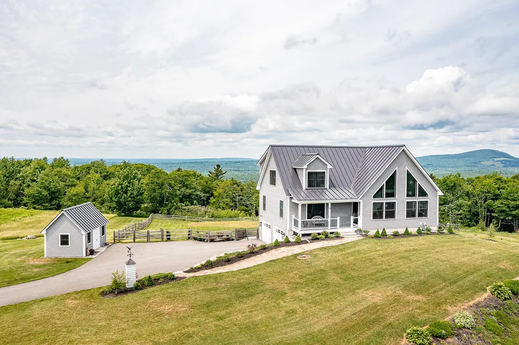 6 Clayton Lane Rockland ME 04841