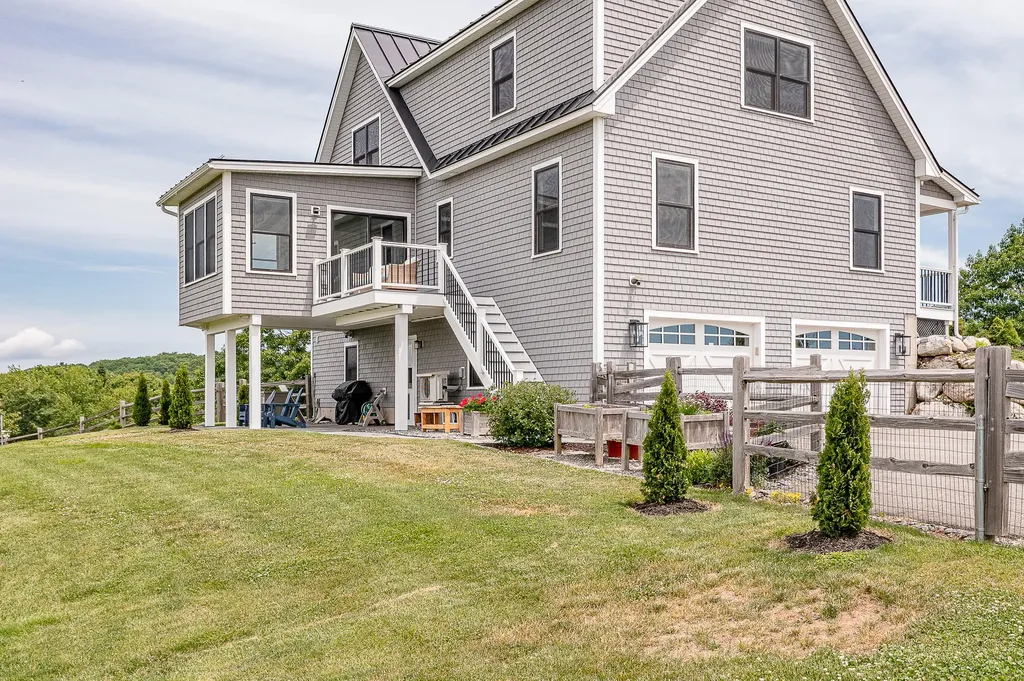 6 Clayton Lane Rockland ME 04841