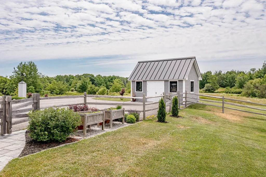 6 Clayton Lane Rockland ME 04841
