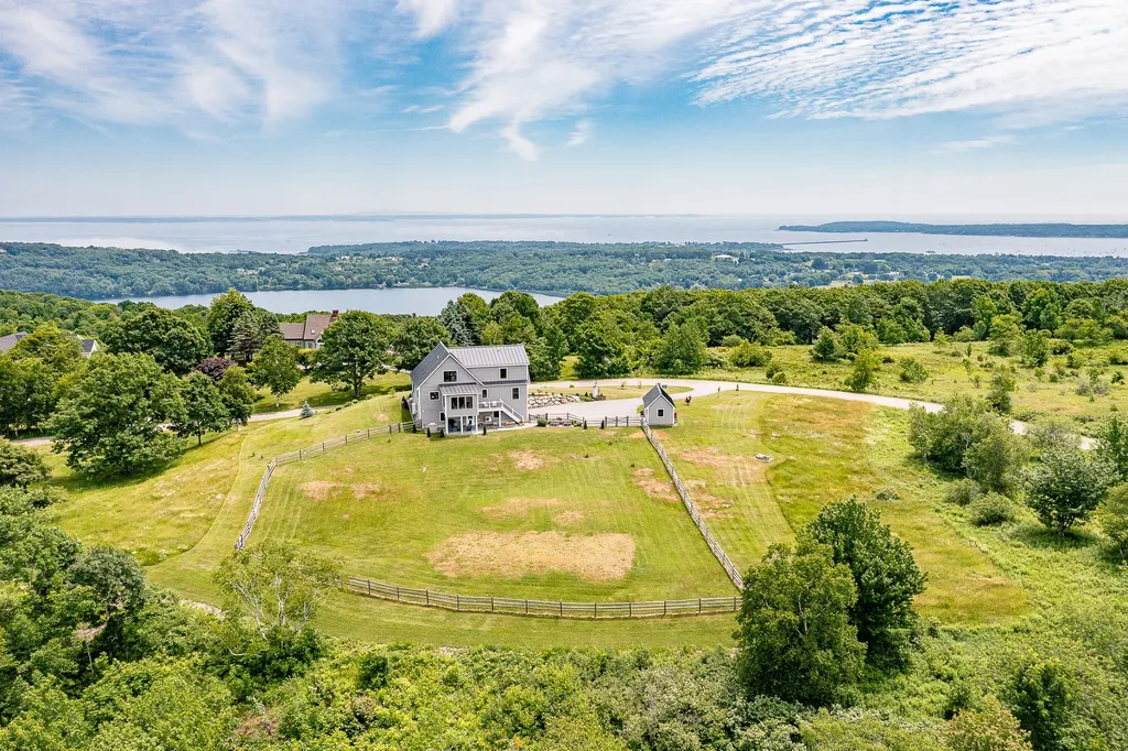6 Clayton Lane Rockland ME 04841