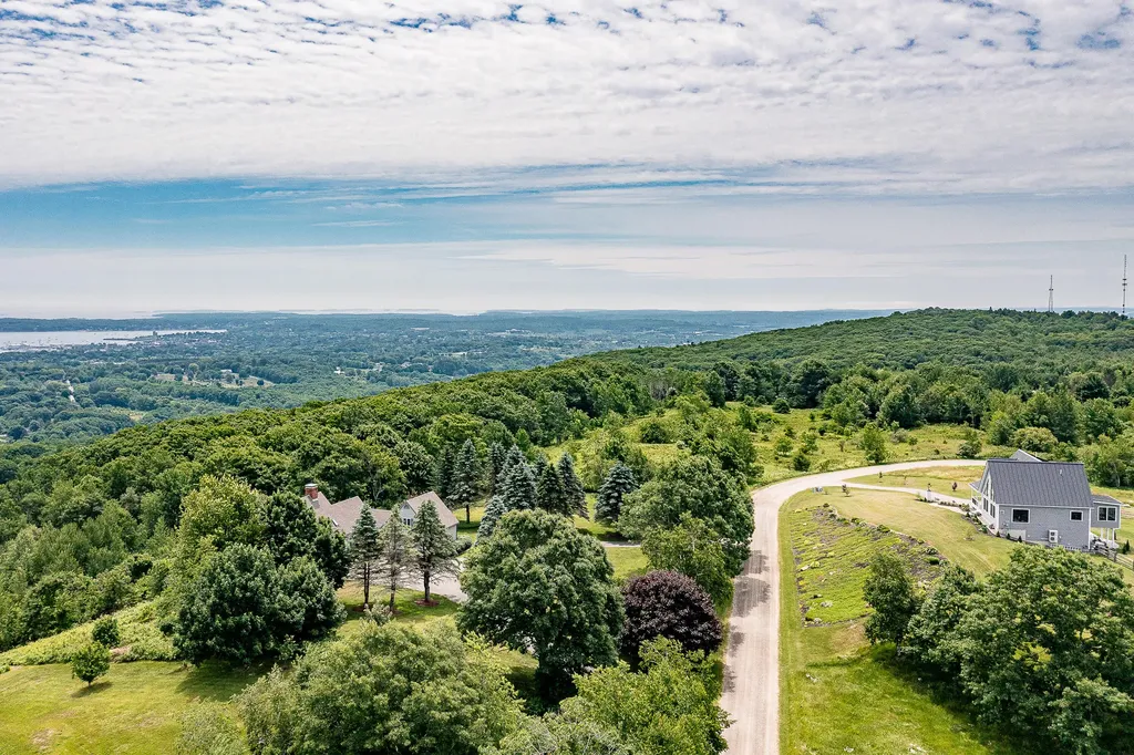 6 Clayton Lane Rockland ME 04841