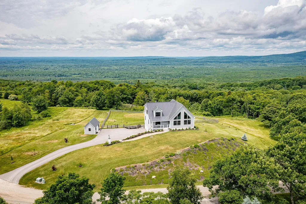 6 Clayton Lane Rockland ME 04841