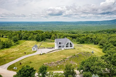 6 Clayton Lane Rockland ME 04841