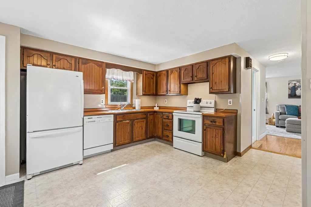 38 Greenfield Lane Biddeford ME 04005