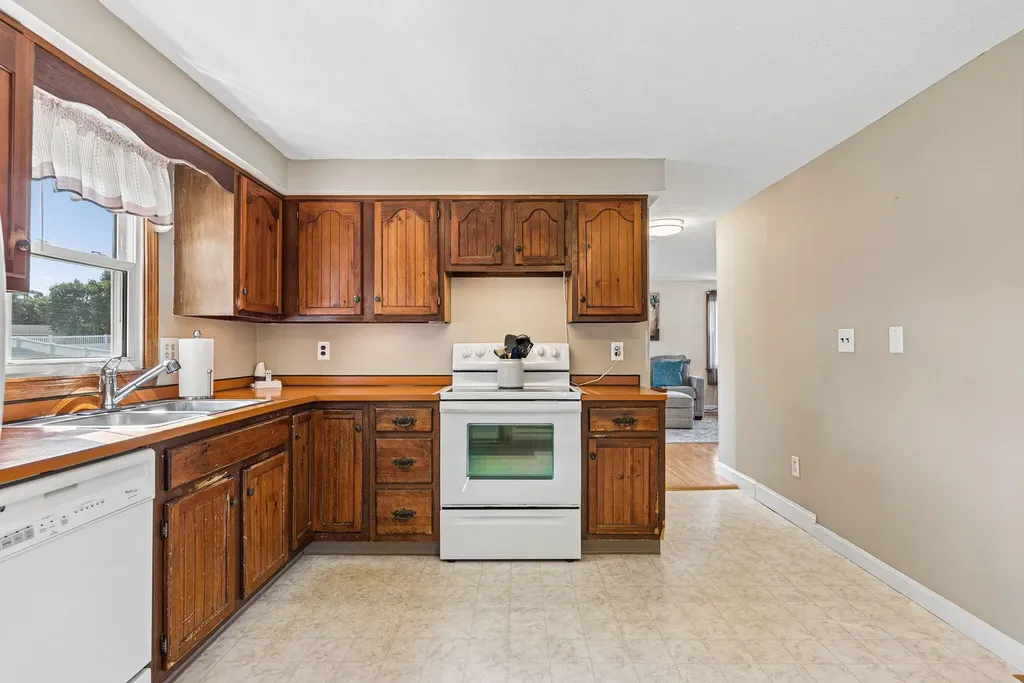 38 Greenfield Lane Biddeford ME 04005