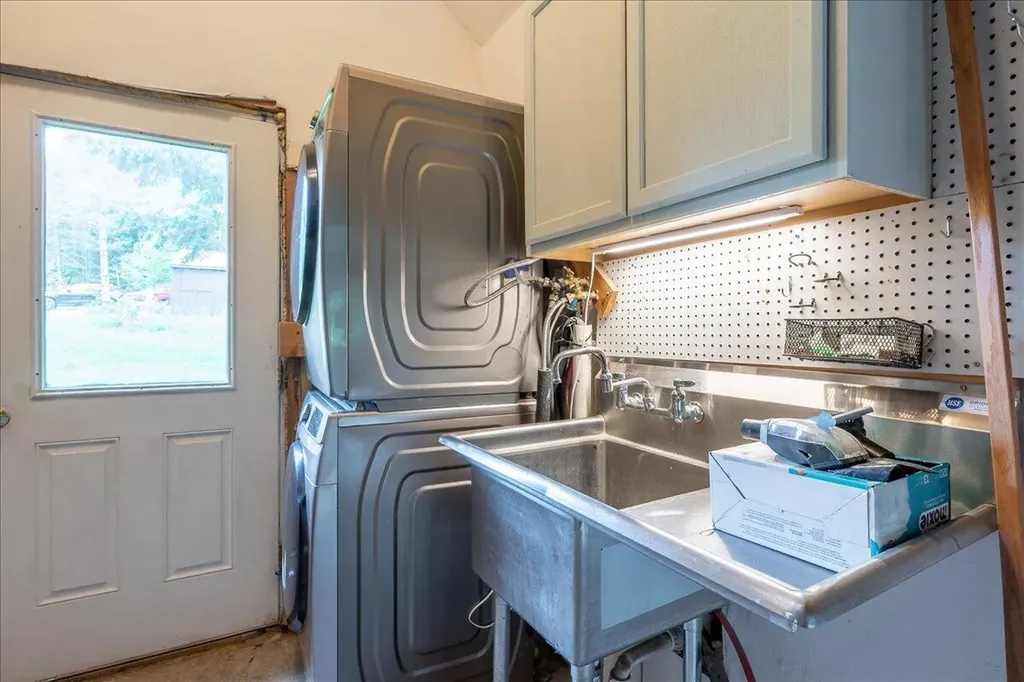 92 Serenity Lane Union ME 04862