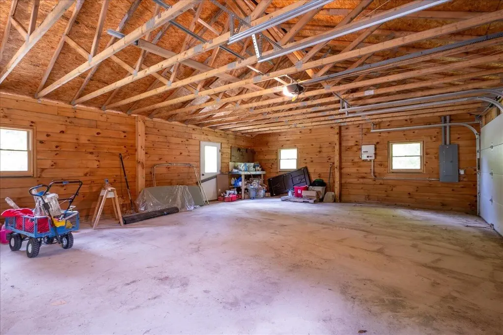 92 Serenity Lane Union ME 04862