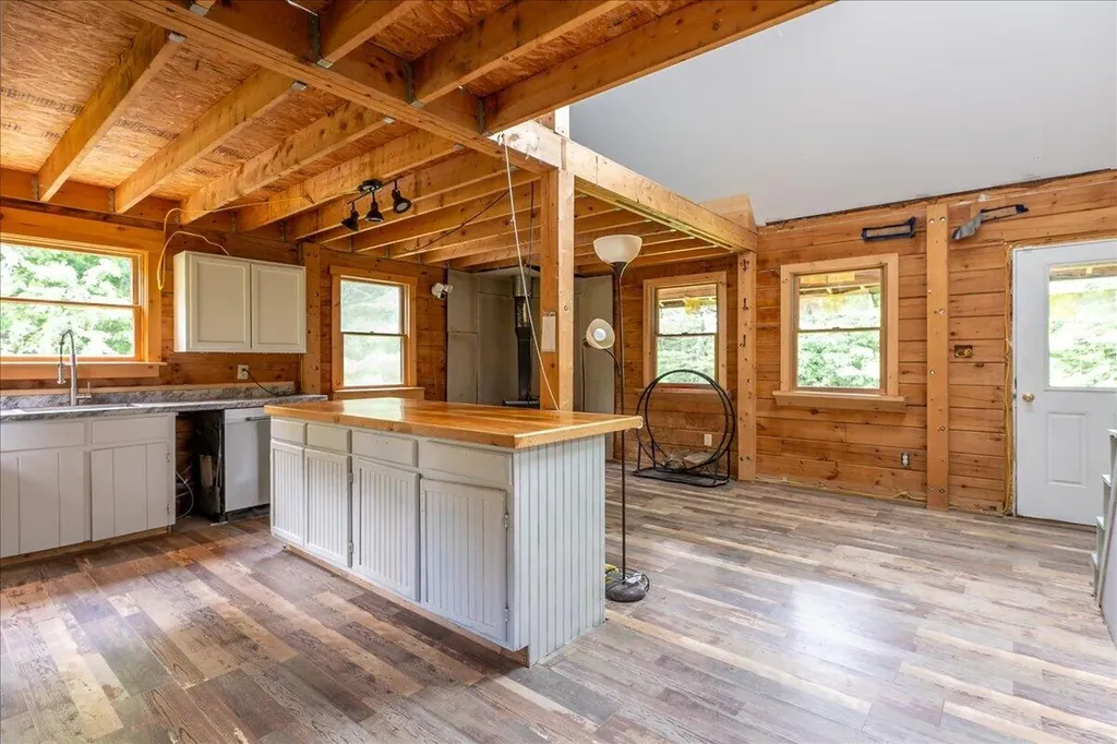 92 Serenity Lane Union ME 04862
