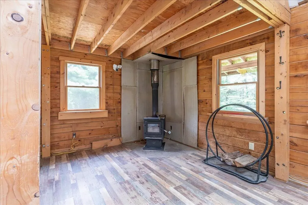 92 Serenity Lane Union ME 04862