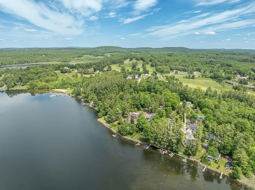 3-2 Creek Lane Manchester ME 04351